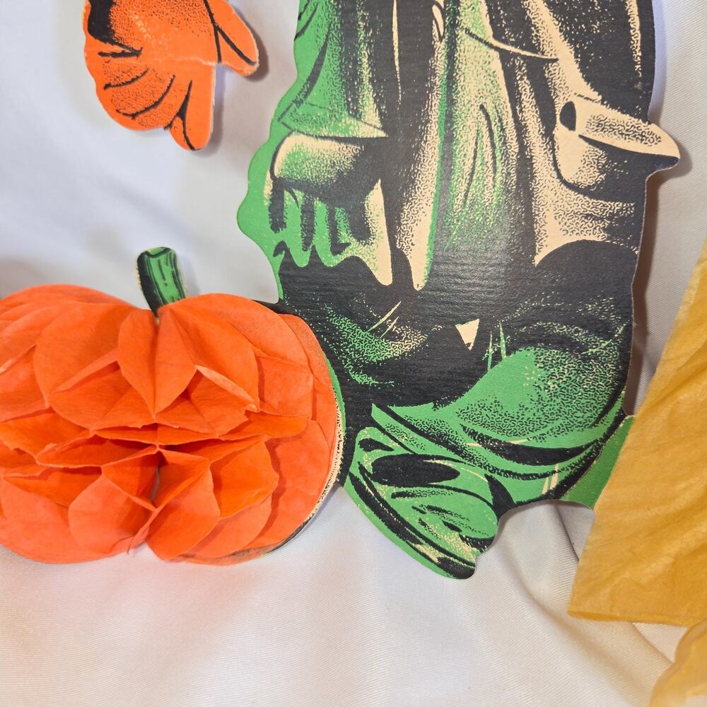 Vintage Beistle Halloween Decoration Scarecrow Haystack Honeycomb 10" 1950s - Picture 8 of 16